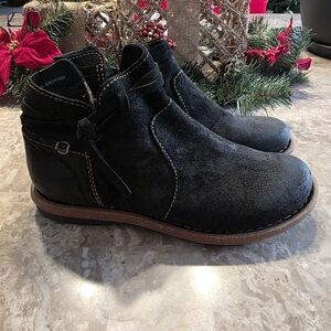 Born Black Leather Footwear